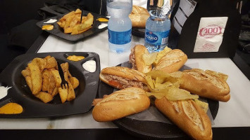 100 Montaditos food