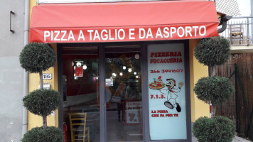 7.1.3 La Pizza Che Fa Per Te outside