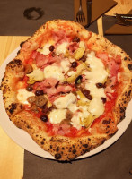 Peperino Pizza food