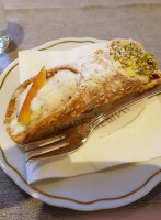 Café Pasticceria Gamberini food