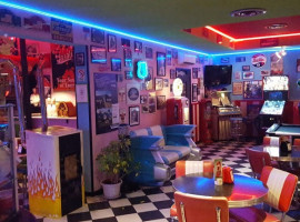 Fifties Cafe Diner inside