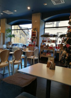 Cafe Vanille inside