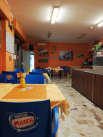 Pizzeria Dal Pugliese inside