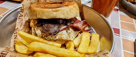 Tony Burger Di Marzani Antonio food