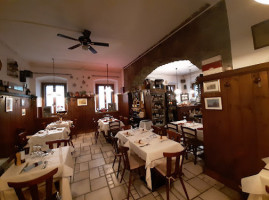 Antica Trattoria Le Barettine inside