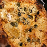 Pizzeria Pietro Tomasso food