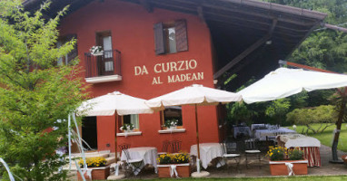 Da Curzio inside