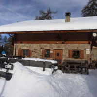 Rifugio Sattlerhutte outside