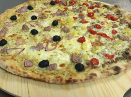 Risto Pizza food