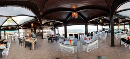 Chalet Beach inside