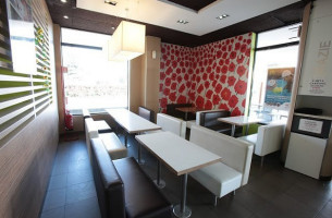 Mcdonald's Torrimpietra inside