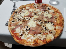 Dal Magnifico Pizzeria food