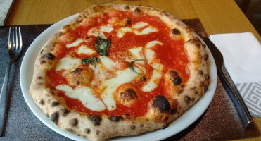 Antica Pizzeria Marigliano food