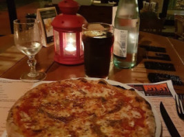 Birreria Pizzeria Arnold food