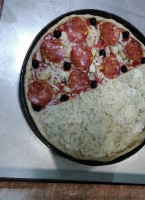 Mondo Pizza food