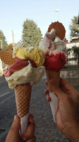 Gelateria Volpe Bianca food