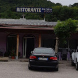 Pizzeria 2000 Exterior