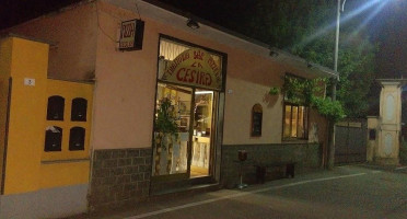 Pizzeria Cesira outside