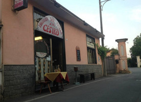 Pizzeria Cesira outside