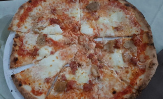 Pizzeria Sala Ricevimenti La Nuova Hostaria food