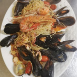 Lo Scoglio food