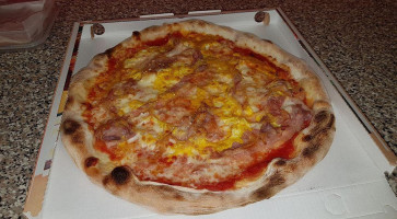 Punto Pizza food