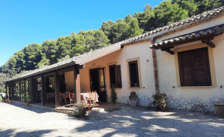 Agriturismo Tenute Pispisa Segesta outside