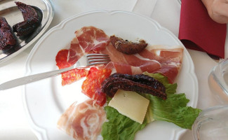 Via Vai Belvedere food