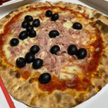 Dolce Salato Pizzeria food