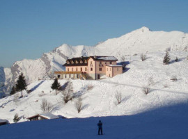 Rifugio Gran Baita Di Plati Katia E Invernizzi Giorgio outside