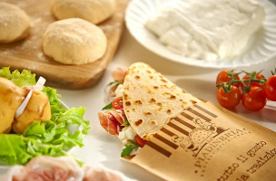 La Piadineria food