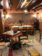 Osteria Boscalto inside