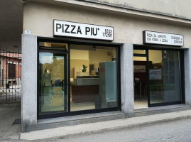 Pizza Piu' outside