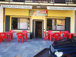 Pizza Planet 1 outside