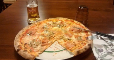 I Gabbiani Pizza food