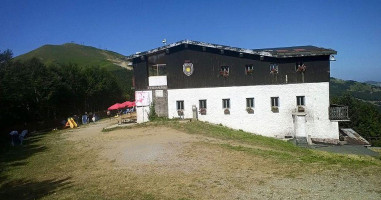 Rifugio La Selletta outside