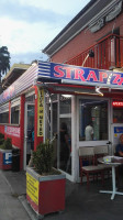 Strapizza outside