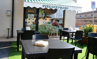 Pizza Express Amalfitana outside