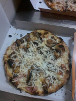 Alberto Pizza food