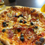 Pizza Dal Capitano food