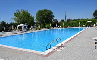 Piscina Di Castelnuovo outside