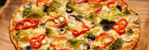 Pizza Classic Di Gjoni Mirjan food