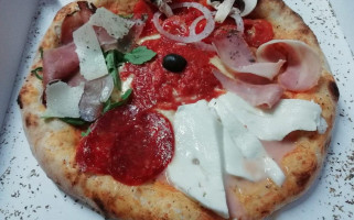 Le Arcate Pizzeria D'asporto food