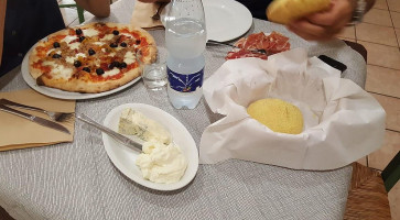 Pizzeria Olimpia food