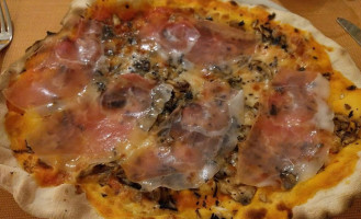 Pizzeria La Locomotiva food