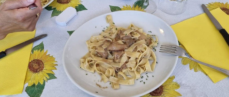 Le Valli Di Lenisa Dino/restavracija Le Valli food