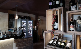 Enoteca La Cantina inside
