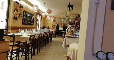 Trattoria Pizzeria Da Ferretto inside