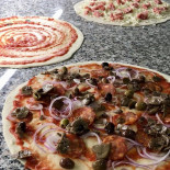 Pizzeria D’asporto Idomi food
