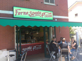 Forno Spada Pizza outside